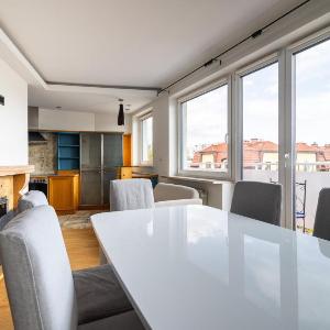 Baltic Breeze Victus Apartment for 5 Guests by Noclegi Renters