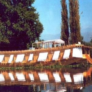 Houseboat Lily of Nageen
