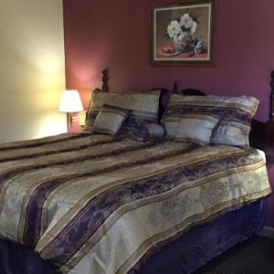 Hotels near The Muny Saint Louis - First Western Inn - Fairmont City