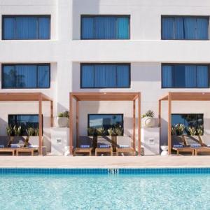 Hotels near Firestone Fieldhouse - Doubletree Suites By Hilton Santa Monica