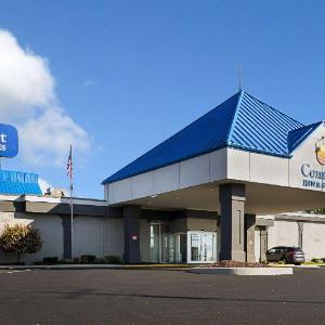Hotels near Bud Light Amphitheater at Paper Mill Island - Comfort Inn & Suites Airport