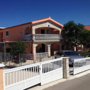 Apartments by the sea Vir - 11534