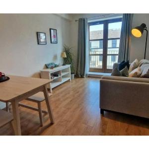 Large 2bd at trendy Portobello Dublin city centre
