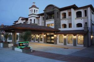 La Quinta Inn & Suites by Wyndham Santa Cruz, Santa Cruz