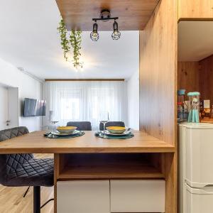 Bright & Modern Apt - CityCenter