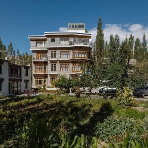 Reenam Hotel