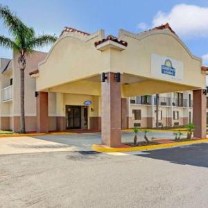 Days Inn & Suites by Wyndham Tampa near Ybor City