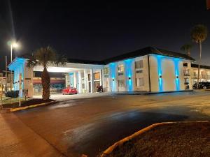 Magnuson Hotel Clearwater Central, Clearwater Beach