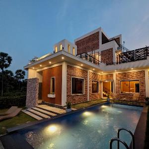Villa with Private Pool 12 mins walk to Beach