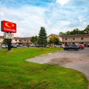 Hotels near Morrisburg Arena - Econo Lodge Massena Hwy 37