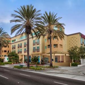 Disney California Adventure Park Hotels - Desert Palms Hotel Suites