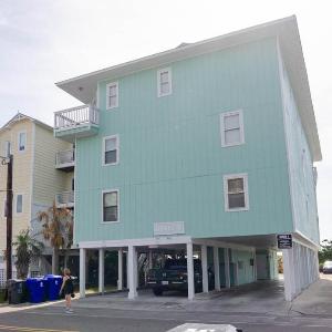 Connollys Salty Daze by Bryant Real Estate