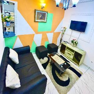 Studio A2 Fustel City Bonamoussadi Santa LuciaWifi chaînes TV gardien
