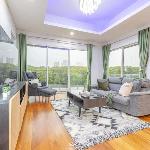 Luxury 5BD house w water view in Melrose Park Sydney 