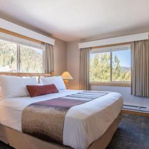 Hotels near Olympic Village Inn - Red Wolf Lodge At Squaw Valley