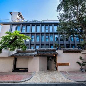 Shanheli Song Dynasty Aesthetic Courtyard Shantou Small Park Store Free Hanfu experience exquisite Chinese afternoon tea
