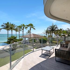 Cable Beach condo with ocean views