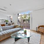 Stylish 2-Bed Apartment with Pool in Camperdown