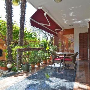 Ground floor retreat with bbq
