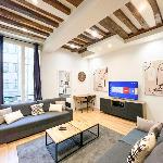 Urban Flat 67 - Spacious Flat in Central Paris