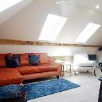 Bright & Airy Mezzanine Loft in Edinburgh - Flat 4 Elgin House Apartments Edinburgh 