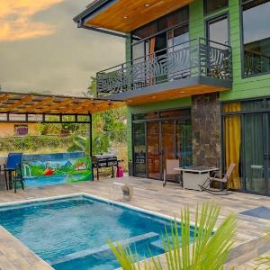 Casa Esmeralda-5min to La FortunaKing beds & pool