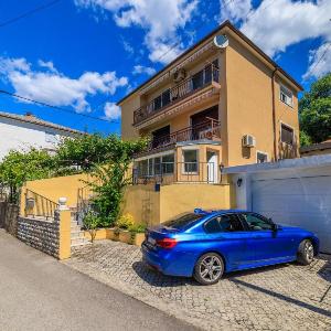 Apartment Car