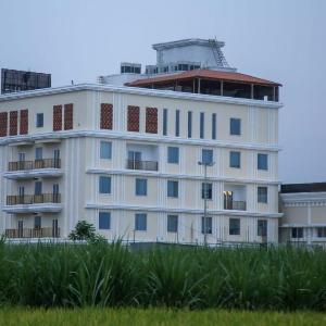 Leaf Hotel