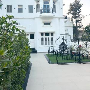 Grand Villa