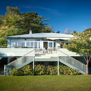 Greenwood Lodge- Lakefront With Mooring and Lawn
