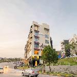Esquire 2 Hotel & Suites