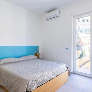 Brombeis Double Bedroom by NapoliApartments