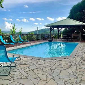 Bel appartement à Ducos avec piscine privée