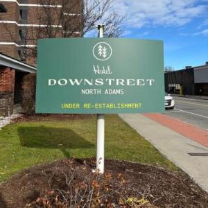 Hotel Downstreet