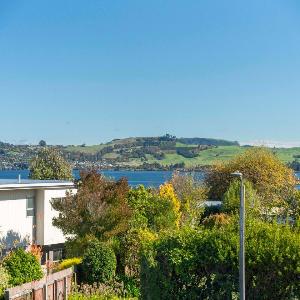 Serenity Cottage - Taupo Holiday Home