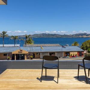 Lakeview Retreat With Private Geothermal Pool