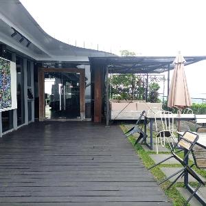 Best Homey and Modern Studio at Uttara The Icon Apartment By Travelio