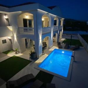 Apartments with swimming pool Pag - 24360
