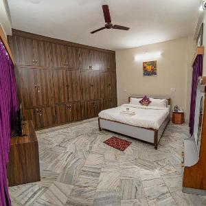 Shri Heritage - Entire Cozy Floor at Assi Varanasi