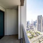 PVH - Edgy and Modern Comfort 1BR Downtown Views 2 Dubai 
