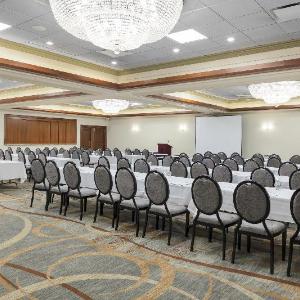 Compass Arena Hotels - Holiday Inn Chicago - Countryside/LaGrange