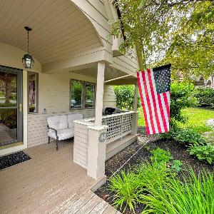 FV44 tastefully updated single level with AC WiFi minutes from skiing