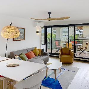 Home Riviera - One-Bedroom Apartment Near Beach