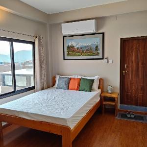 Mid Town Room