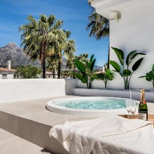 Ultimate Rentals - Luxury Penthouse - Los Naranjos de Marbella