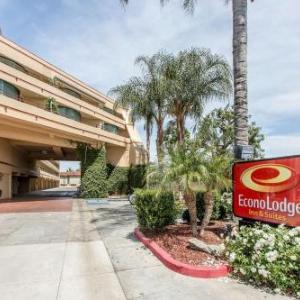 Econo Lodge Inn & Suites Riverside - Corona