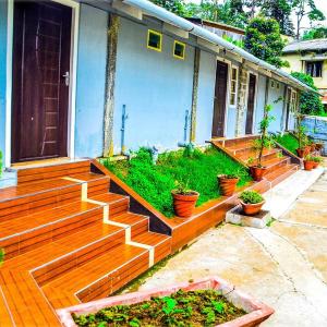 7 ROADS RESORT 50mts to lake