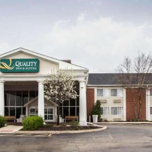 Hotels near Brigham Field at Huskie Stadium - Quality Inn and Suites St Charles -West Chicago