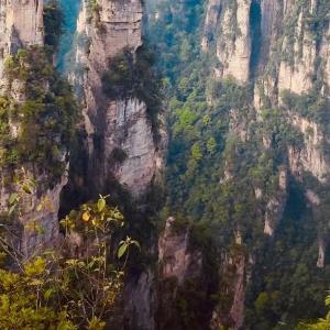 Zhangjiajie CLOUD Zhenxi Hotel- Near Forest Park EastGate about 10 Min Walk - English Butler Free Luggage Storage Tour Plan -reserve tickets for various scenic spots-Self-Service LaundryFree coffee Chinese tea