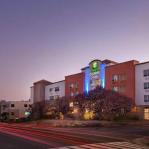 Holiday Inn Express Hotel & Suites Belmont